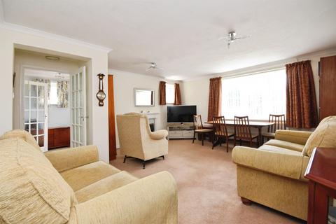 2 bedroom semi-detached bungalow for sale, Cromwell Avenue, Billericay