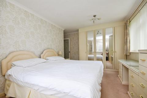 2 bedroom semi-detached bungalow for sale, Cromwell Avenue, Billericay