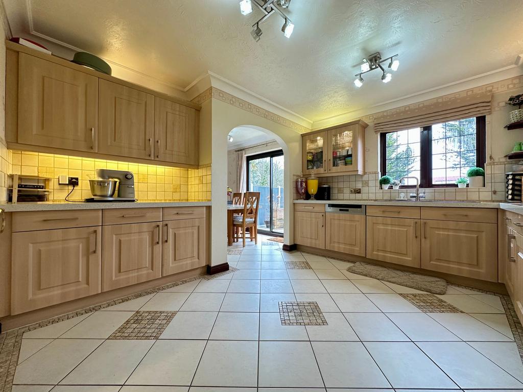 Kitchen/Breakfast Room