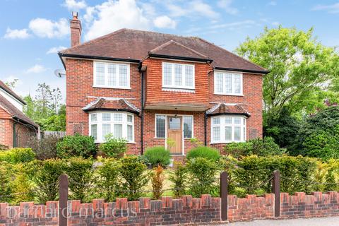 4 bedroom detached house for sale, Sondes Place Drive, Dorking
