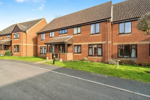 2 bedroom flat for sale, Parkside Court, Diss