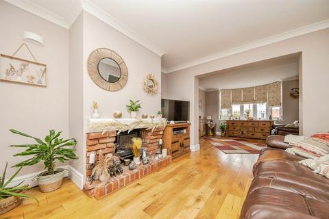 5 bedroom semi-detached house for sale, Highfield Avenue, Harwich