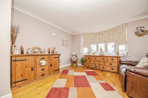 5 bedroom semi-detached house for sale, Highfield Avenue, Harwich