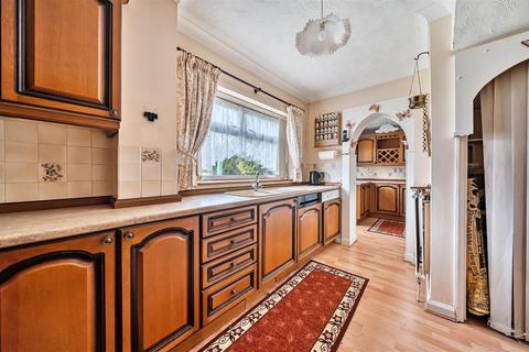 3 bedroom detached house for sale, The Cleavers, Burbage, Marlborough