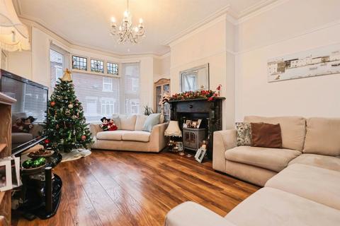 5 bedroom end of terrace house for sale, Ashtree Road, Cradley Heath