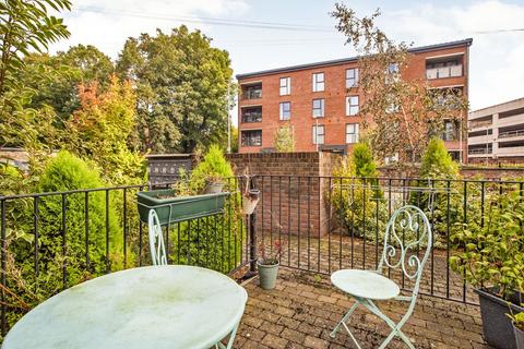 1 bedroom apartment for sale, Rosslyn Road, Watford