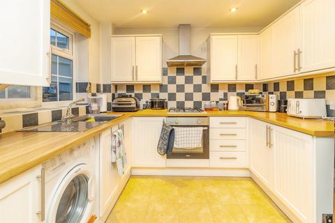 2 bedroom end of terrace house for sale, Grove Gardens, Tring