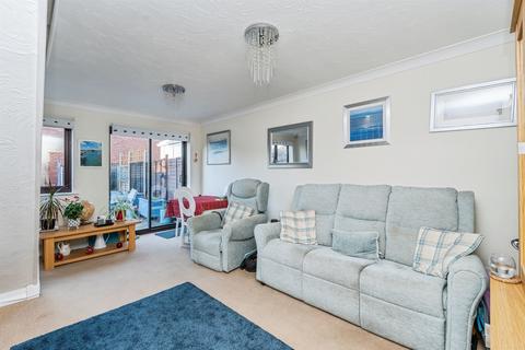 2 bedroom terraced house for sale, Winchester Way, Totton, Southampton