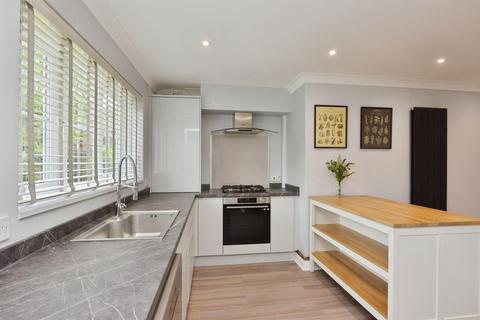 4 bedroom detached house for sale, Stokenchurch Place, Bradwell Common, MILTON KEYNES