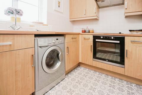 2 bedroom apartment for sale, Cavalier Drive, Halesowen