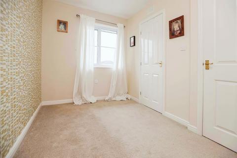 2 bedroom apartment for sale, Cavalier Drive, Halesowen