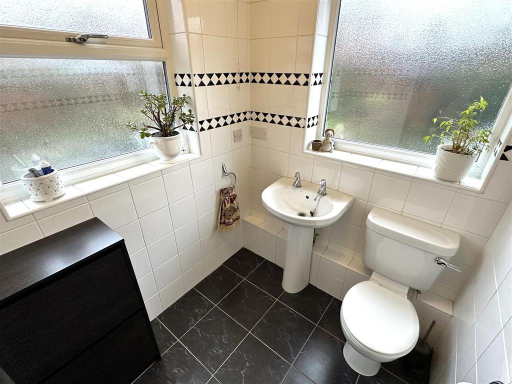 Ground Floor W.C 665
