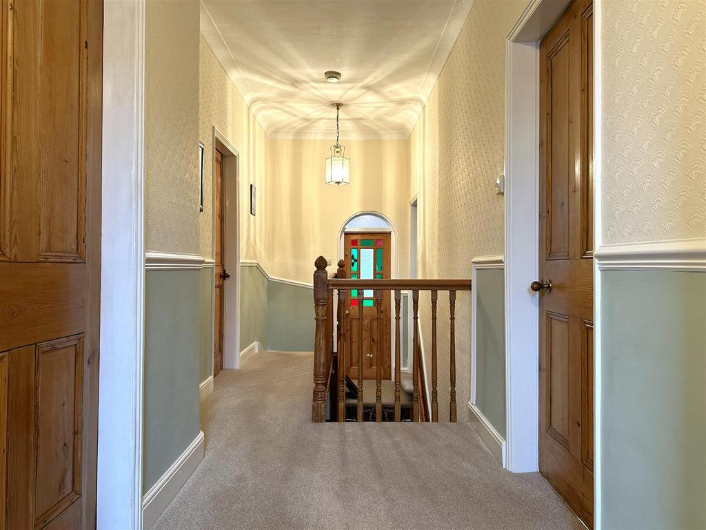 First Floor Landing 629