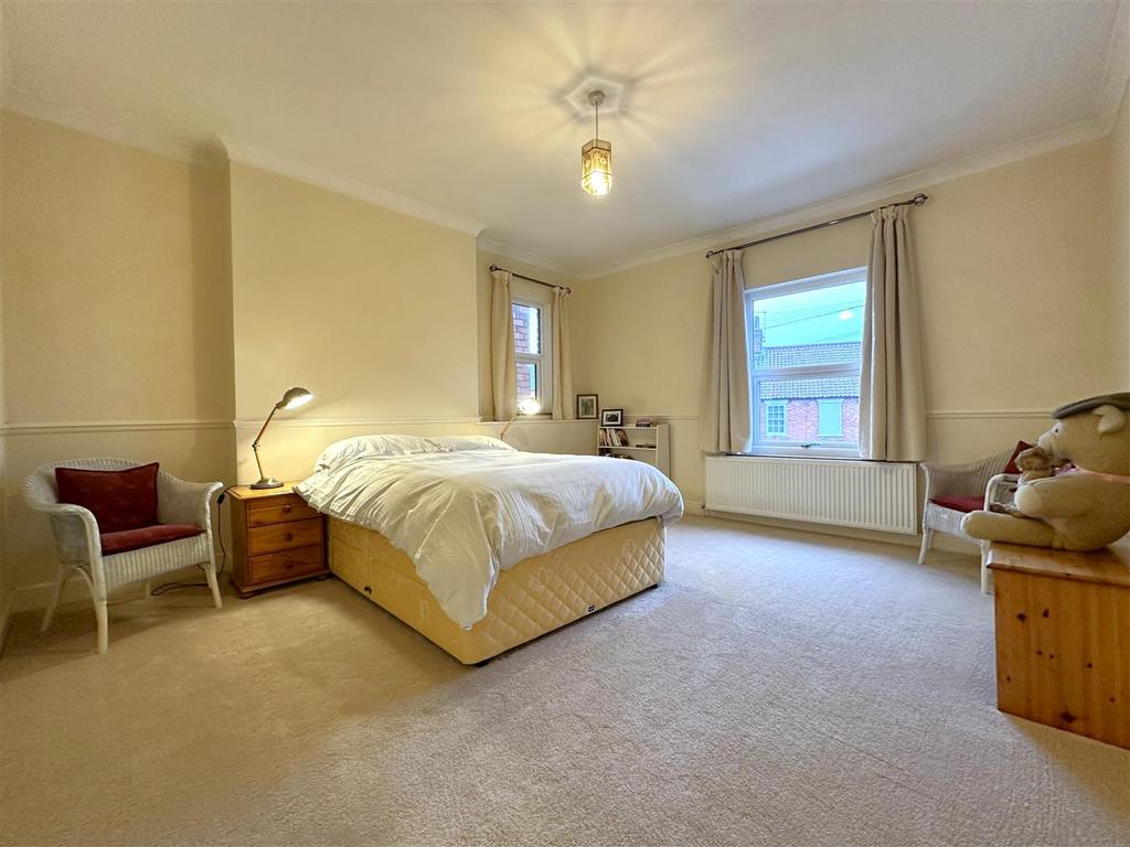 Master Bedroom 577