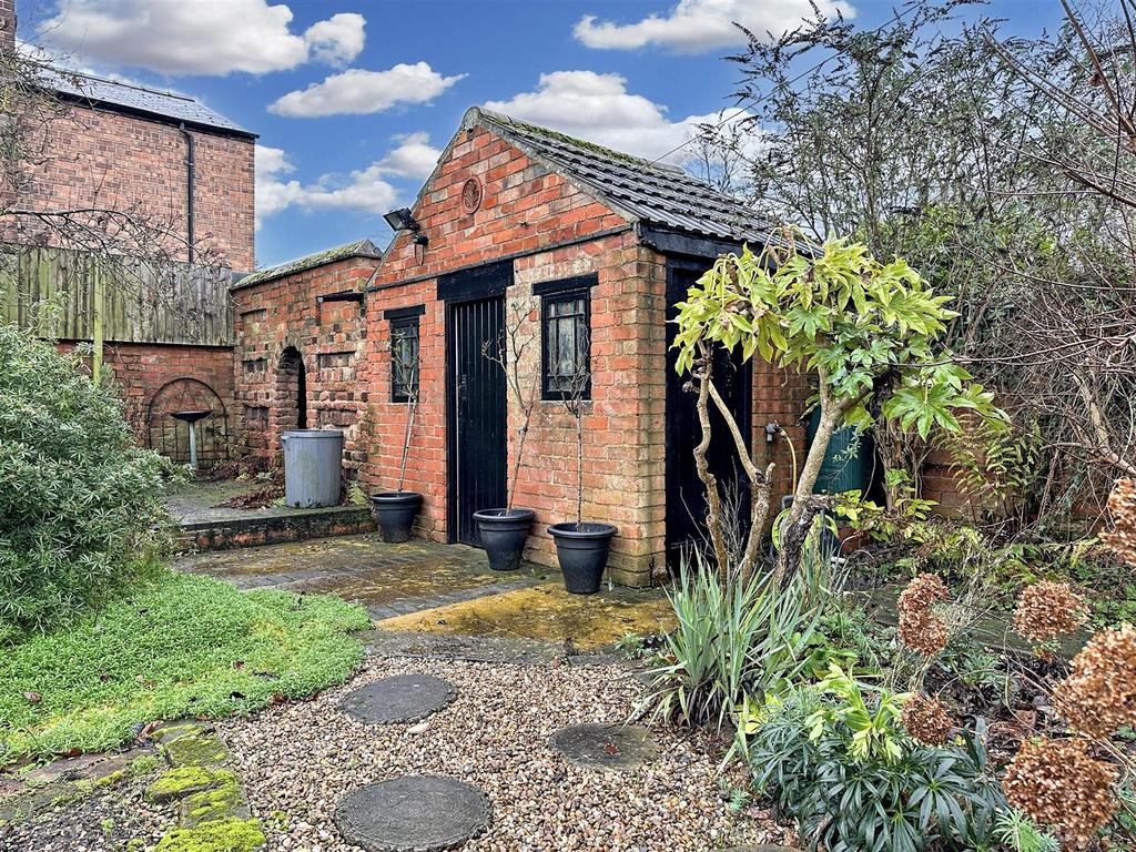 Brick Outbuilding 789