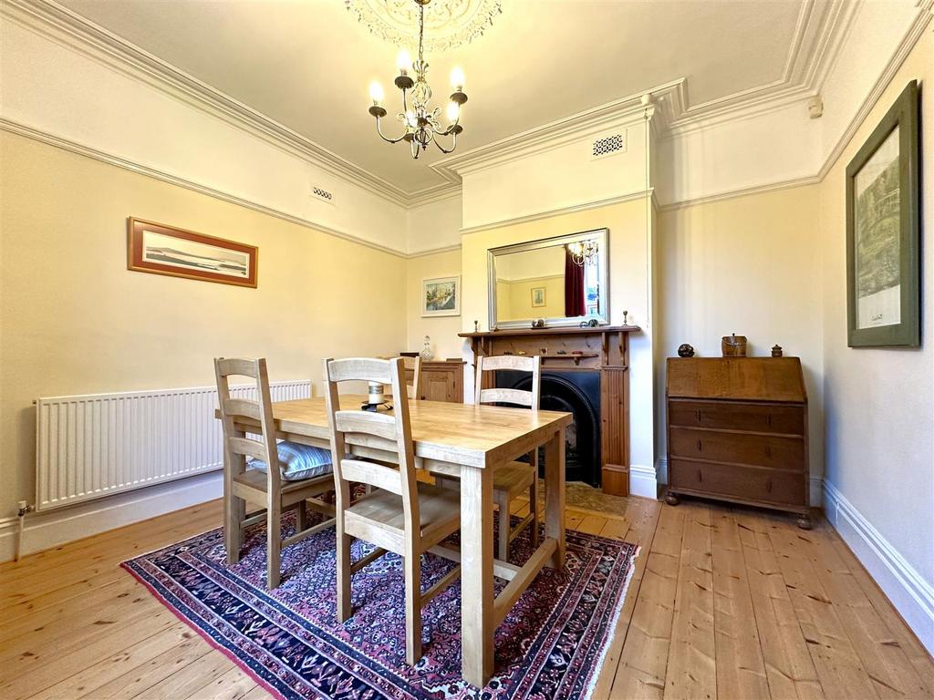 Dining Room 750