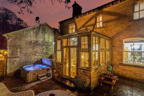 3 bedroom character property for sale, The Drive, Bradford BD13
