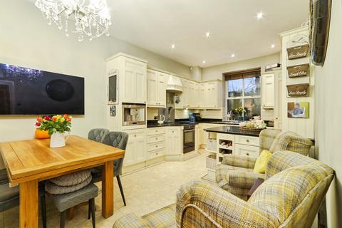 3 bedroom character property for sale, The Drive, Bradford BD13