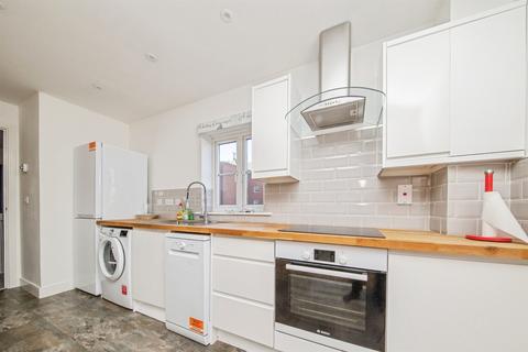 2 bedroom house for sale, John Mace Road, Colchester