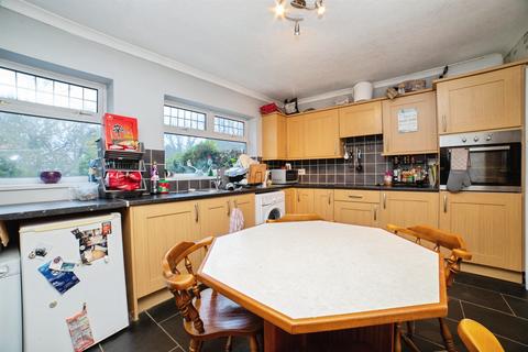 undefined, The Crescent, SUTTON-IN-ASHFIELD