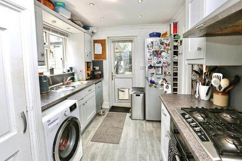 3 bedroom semi-detached house for sale, Spring Close, Fair Oak, Eastleigh