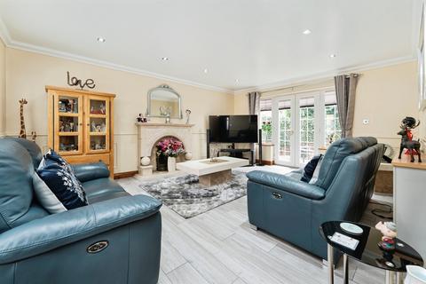 5 bedroom detached house for sale, Blue Ridge Gardens, March