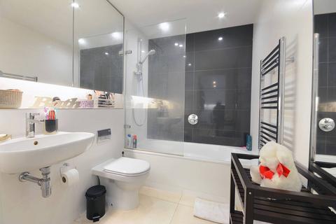 1 bedroom flat to rent, Walworth Road, Kennington, London, SE1