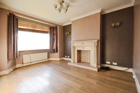 2 bedroom house for sale, Lodge Avenue, Romford