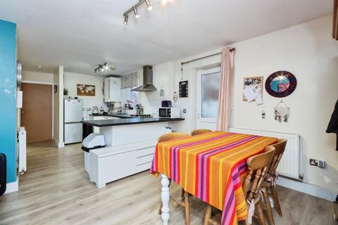 2 bedroom apartment for sale, Main Road, Radcliffe-On-Trent, Nottingham