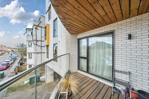 1 bedroom flat for sale, Cavendish Road, London
