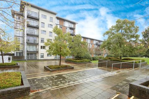 Commonwealth Drive, Crawley