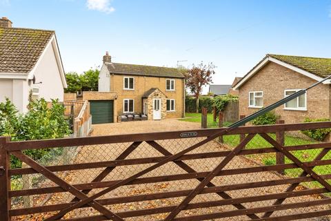 2 bedroom detached house for sale, Wimblington Road, March