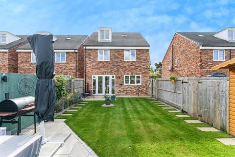 4 bedroom detached house for sale, Woodville Drive, March