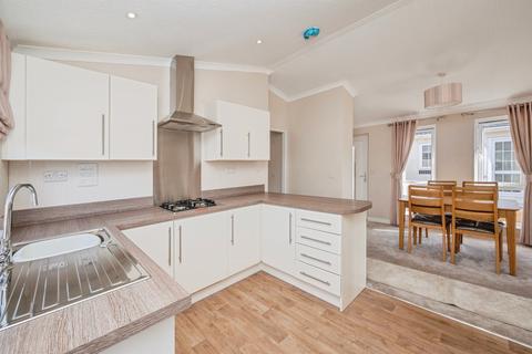 2 bedroom detached bungalow for sale, Mill Road, Great Yarmouth