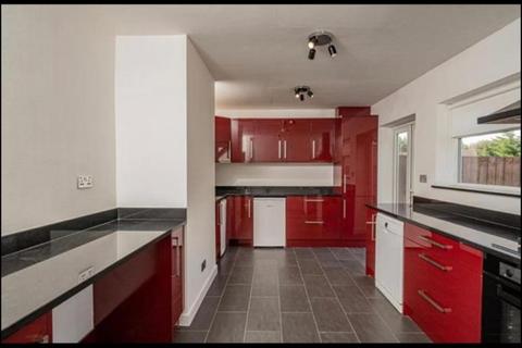 1 bedroom flat to rent, Denham Green Close, Uxbridge UB9
