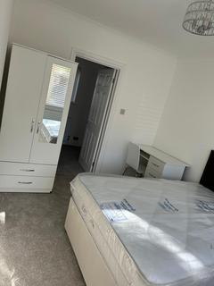 1 bedroom flat to rent, Denham Green Close, Uxbridge UB9