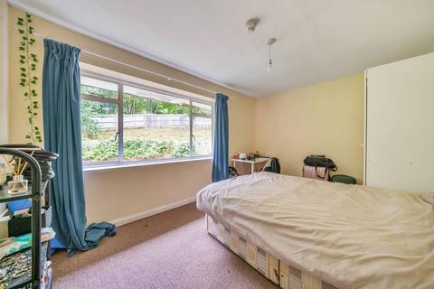 4 bedroom end of terrace house to rent, Guildford Park Avenue, Guildford, GU2