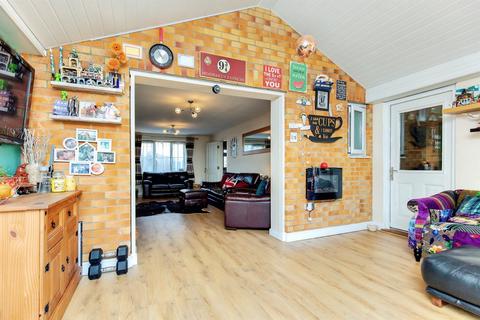 undefined, Cotswold Close, CORBY