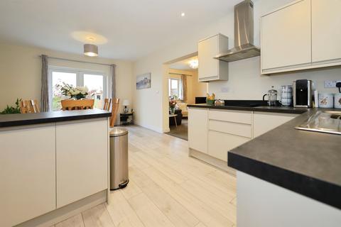 2 bedroom terraced bungalow for sale, Granary Court, Shenstone, Kidderminster