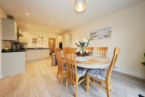 2 bedroom terraced bungalow for sale, Granary Court, Shenstone, Kidderminster
