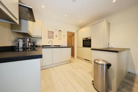 2 bedroom terraced bungalow for sale, Granary Court, Shenstone, Kidderminster