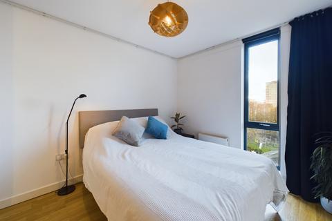 1 bedroom apartment for sale, Triangle Road, London