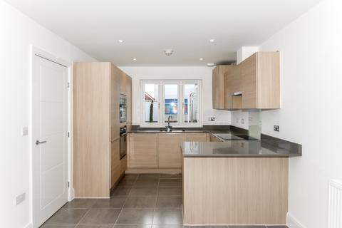 3 bedroom detached house to rent, Wellington Road, Heyford Park