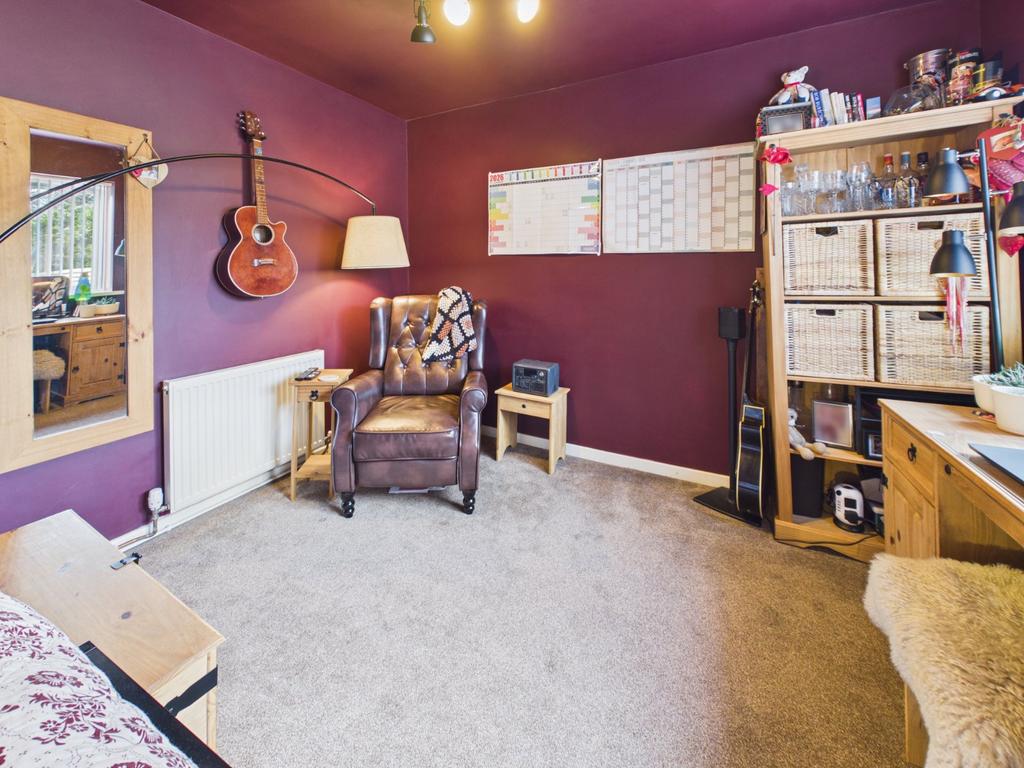 Bedroom 5/Office