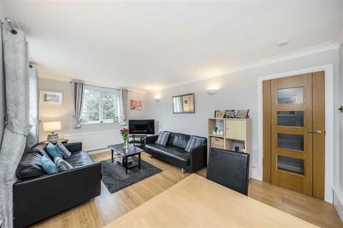 3 bedroom flat for sale, Nightingale Lane, LONDON SW12