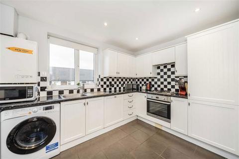 3 bedroom flat for sale, Nightingale Lane, LONDON SW12