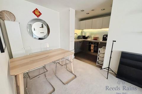 2 bedroom apartment to rent, Strand Street, Merseyside L1