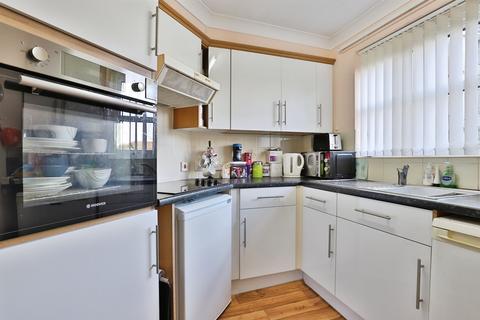 2 bedroom retirement property for sale, Seafield Road, Bournemouth