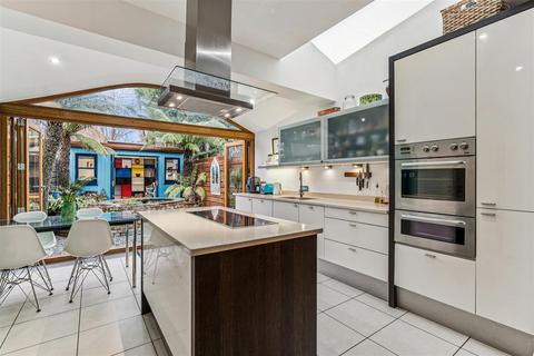 3 bedroom terraced house for sale, Herbert Gardens, London, W4