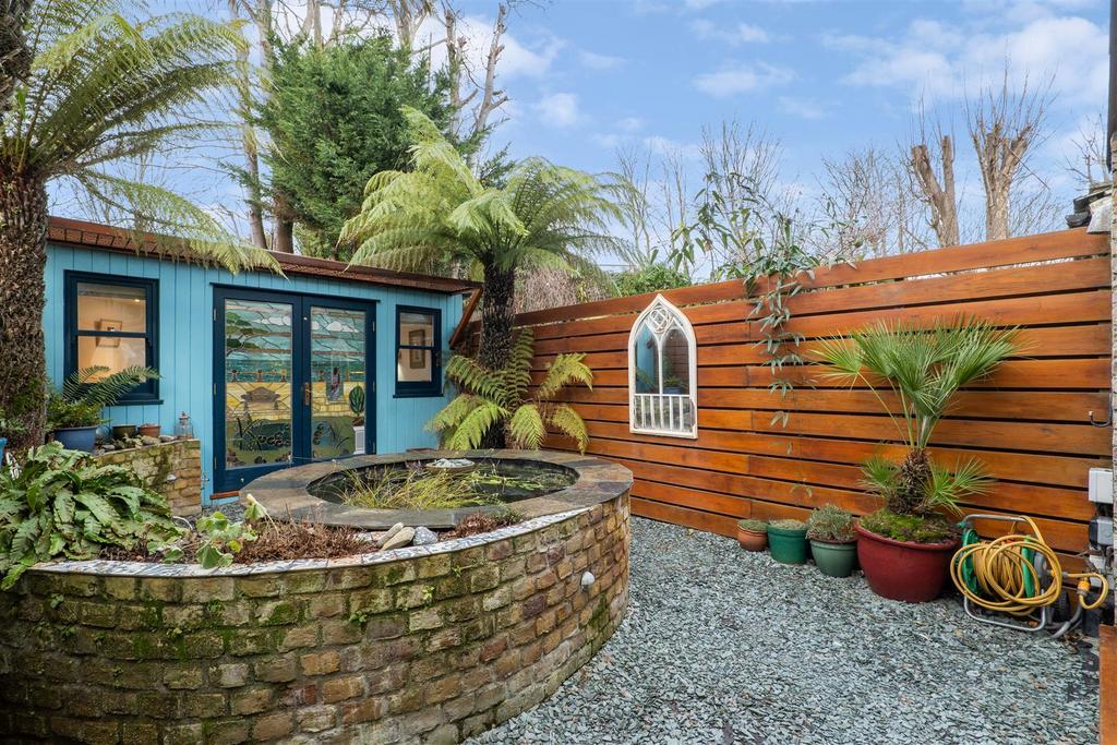 Herbert Gardens, W4 - FOR SALE
